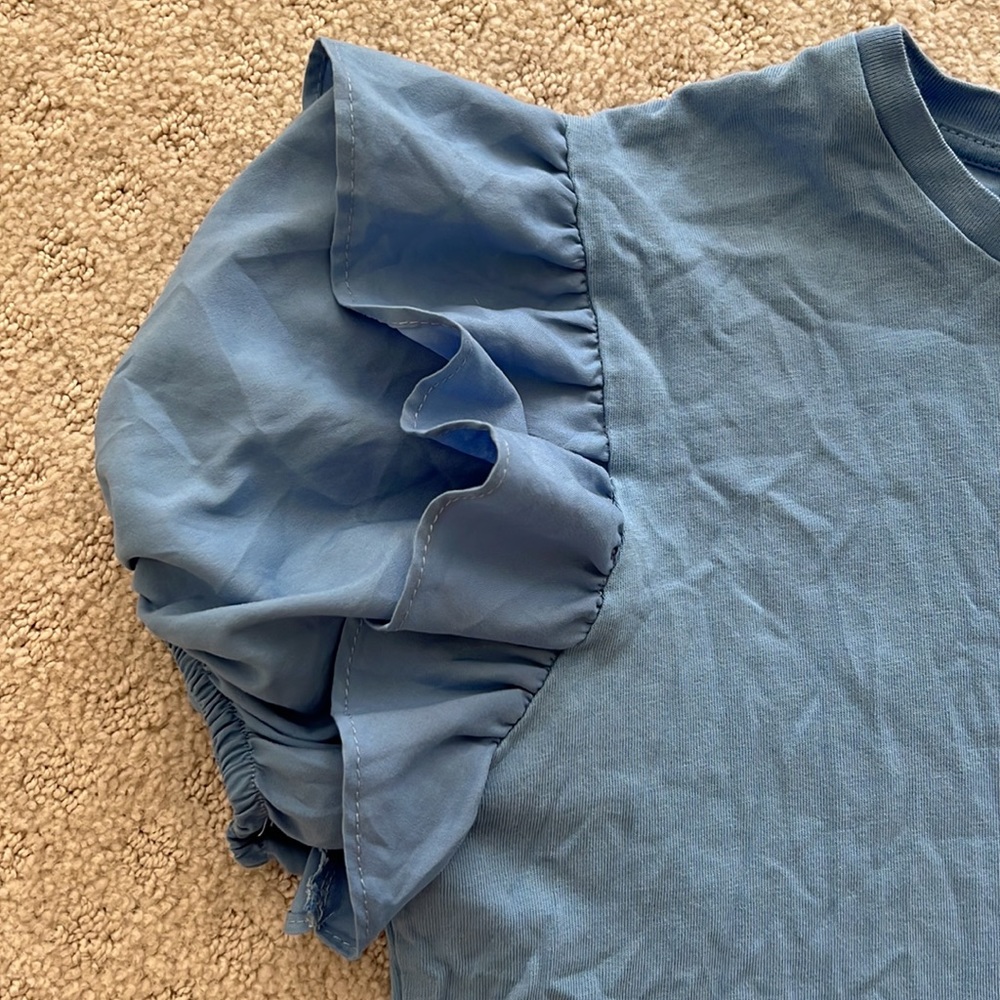 Zara ruffle sleeve tshirt. - Picture 2 of 5